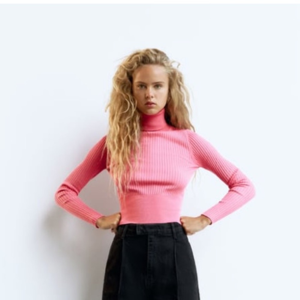 LIKE NEW Zara Cropped Pink Ribbed Turtleneck Long Sleeve Bubblegum Cute